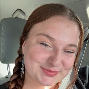 Meet your Posher, Avery